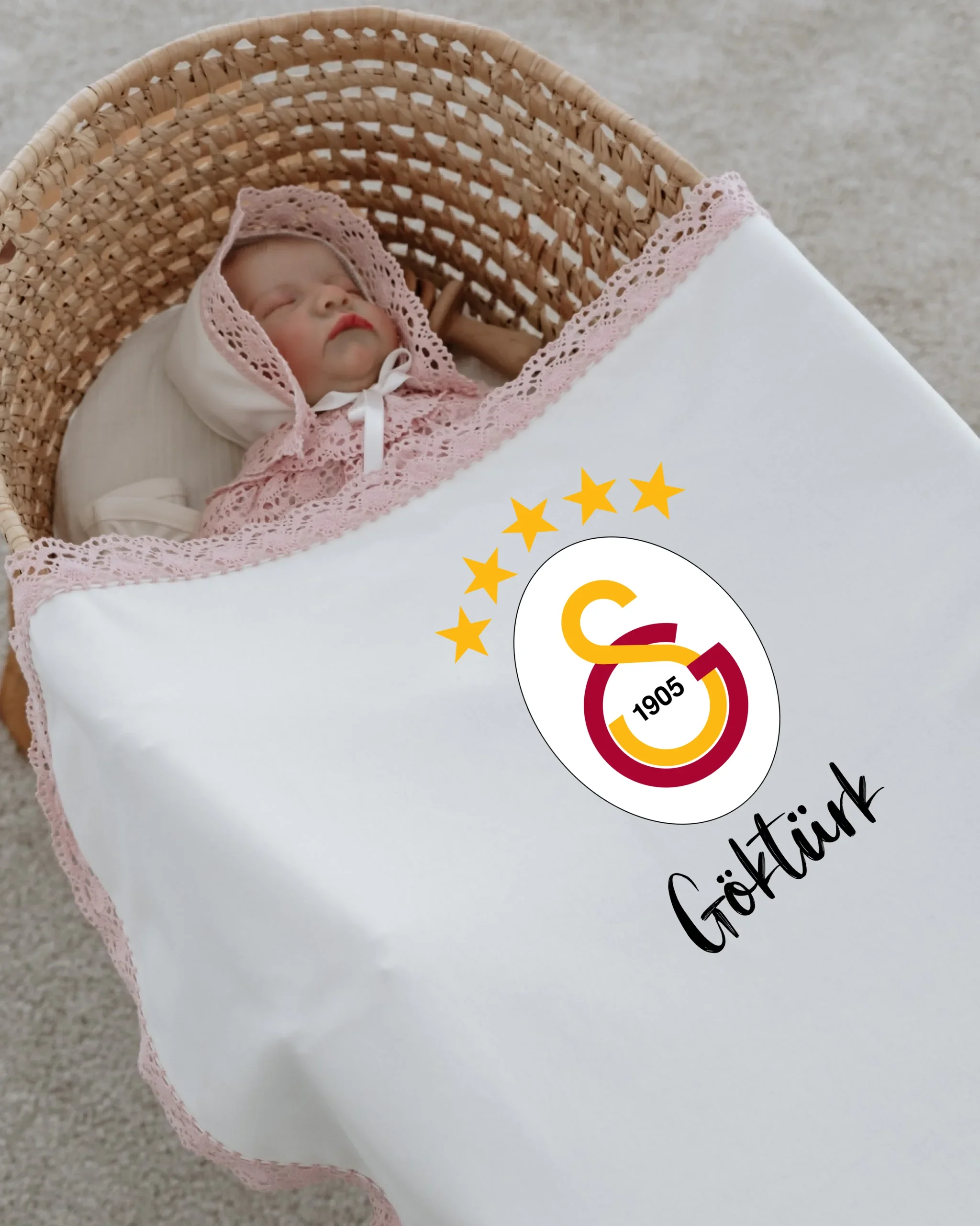 GS-BJK-FB-TS - Exclusieve Geboortepakjes voor Meisjes – Newborn Setje met Kant (4-delige) - Afbeelding 6